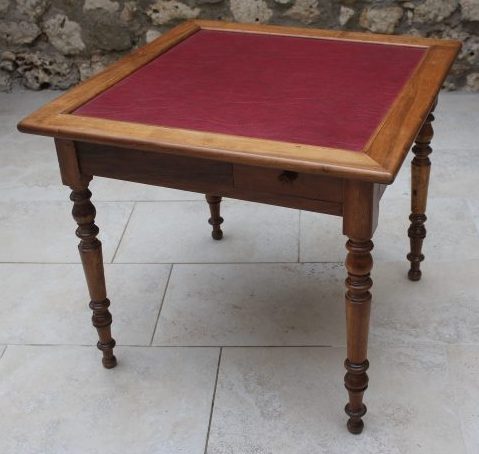 Table à jeu carré